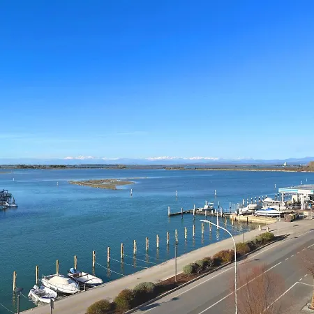 Capitol Holiday Apartments Apartamento Grado