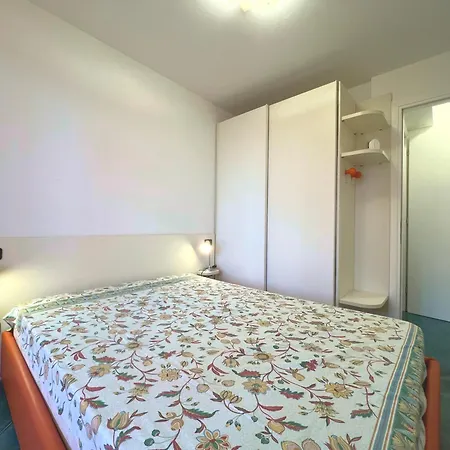 Capitol Holiday Apartments *